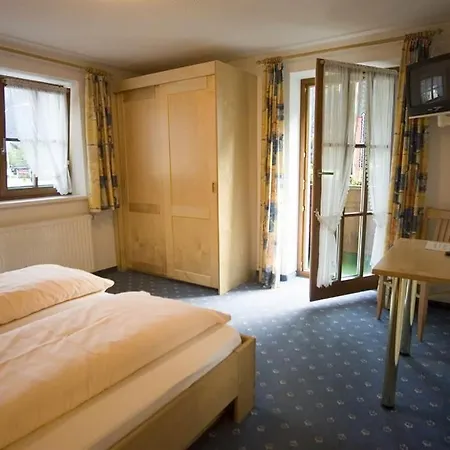 Nocleg ze śniadaniem Muntafuner Stoebli 4*